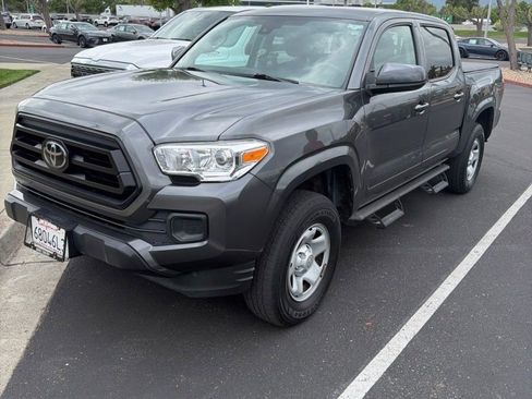 Used 2022 Toyota Tacoma SR image 1