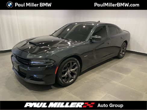 Used 2017 Dodge Charger R/T w/ Premium Group RWD image 1