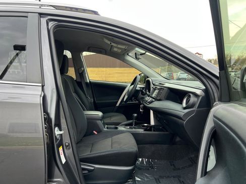 Used 2016 Toyota RAV4 LE AWD/4WD image 38