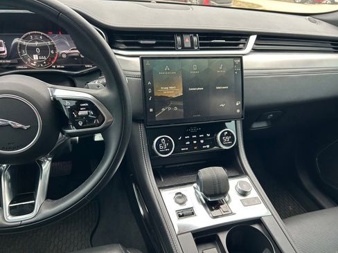 Used 2024 Jaguar F-PACE R-Dynamic S image 18