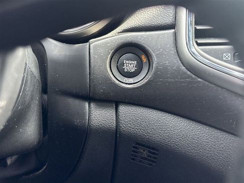 Used 2018 Jeep Grand Cherokee Altitude image 16