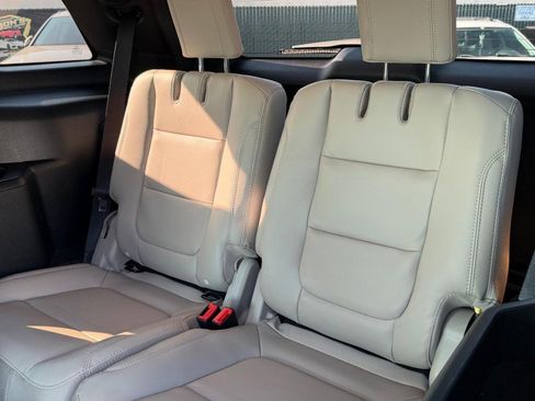 Used 2018 Ford Explorer Limited w/ Ford Safe & Smart Package image 42