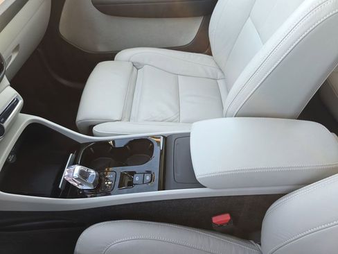 Certified 2023 Volvo XC40 B5 Plus w/ Driver Assist Package image 37