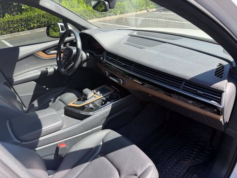 Used 2017 Audi Q7 3.0T Prestige AWD/4WD image 12