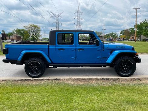 Used 2022 Jeep Gladiator Sport AWD/4WD image 11