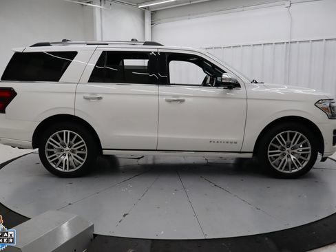 Certified 2024 Ford Expedition Platinum AWD/4WD image 2