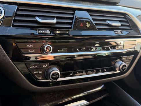 Used 2022 BMW 530e xDrive image 42