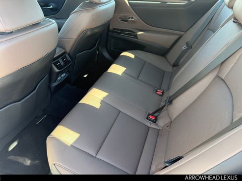 Used 2025 Lexus ES 300h w/ Premium Package image 26