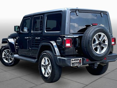 Used 2019 Jeep Wrangler Unlimited Sahara AWD/4WD image 11