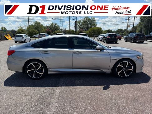 Used 2018 Honda Accord Sport image 4