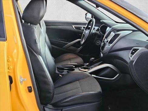 Used 2016 Hyundai Veloster w/ Option Group 02 FWD image 15