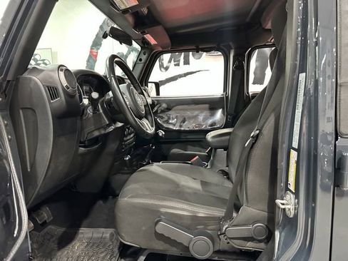Used 2016 Jeep Wrangler Unlimited Sport image 12