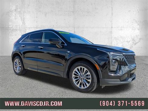 Used 2024 Cadillac XT4 Premium Luxury image 1