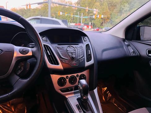 Used 2012 Ford Focus SE image 22