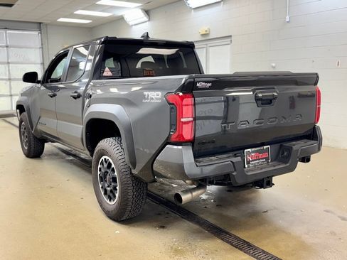Used 2025 Toyota Tacoma TRD Off-Road AWD/4WD image 8