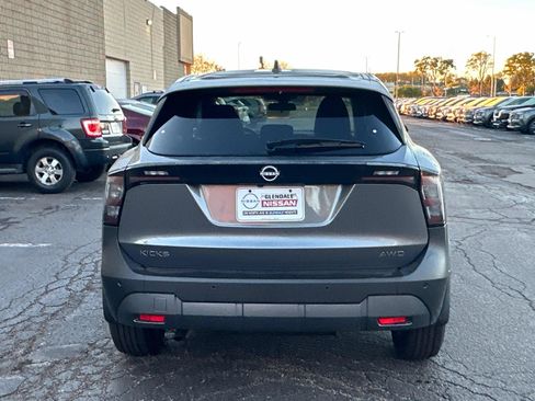 New 2025 Nissan Kicks SV w/ Illumination Package image 6