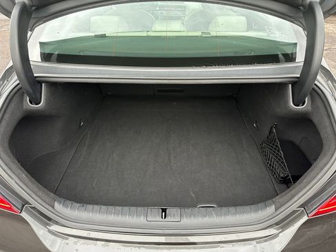 Used 2025 Genesis G70 2.5T image 32