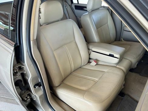 Used 2008 Lincoln Town Car Signature Limited image 28