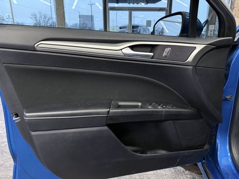 Used 2019 Ford Fusion SE image 17