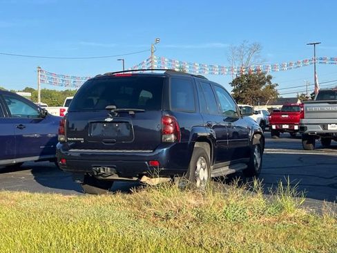 Used 2008 Chevrolet TrailBlazer LT RWD image 2