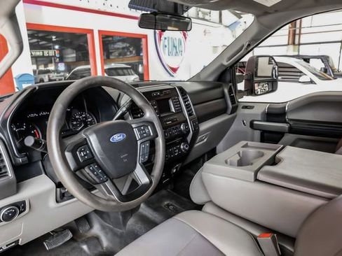 Used 2018 Ford F250 XL w/ Power Equipment Group AWD/4WD image 5