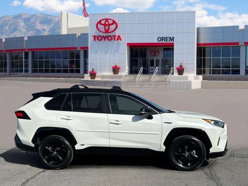 Used 2021 Toyota RAV4 XSE image 3