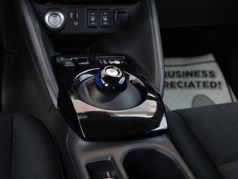 Used 2018 Nissan Leaf SV w/ SV Technology Package FWD image 40