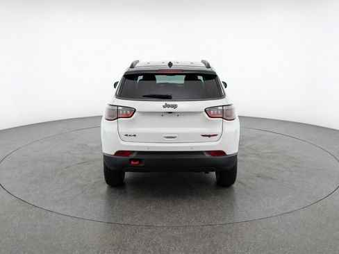 Used 2025 Jeep Compass Trailhawk image 7