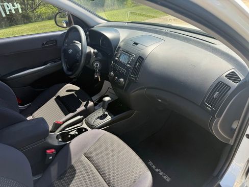 Used 2010 Hyundai Elantra GLS FWD image 22