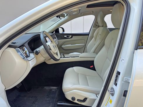 Used 2023 Volvo XC60 T8 Plus w/ Climate Package image 17