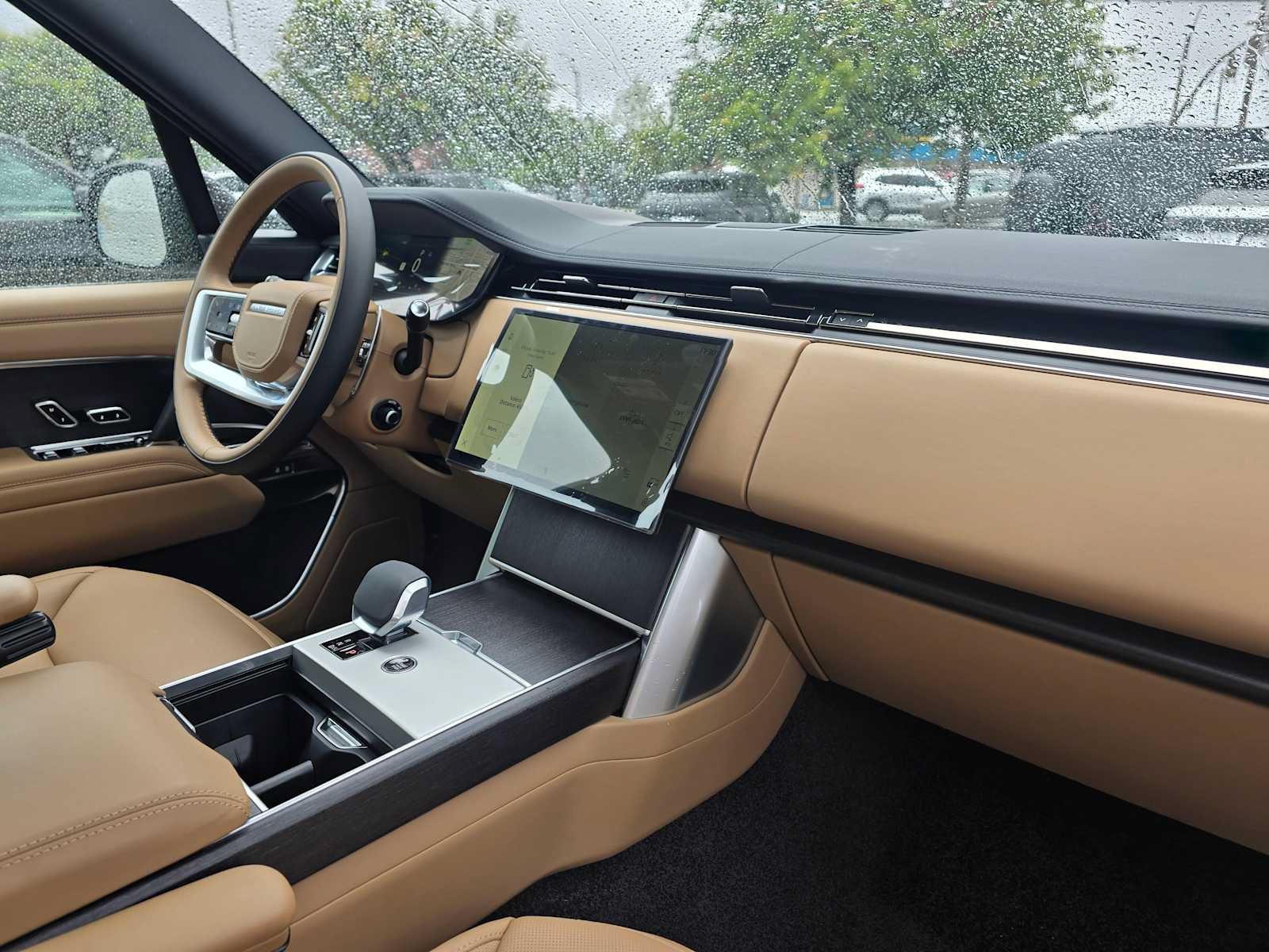 New 2026 Land Rover Range Rover Long Wheelbase SE AWD/4WD image 12