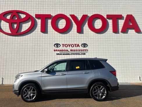 Used 2023 Honda Passport EX-L image 2