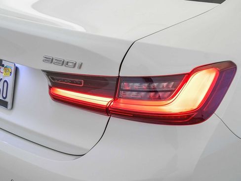 Used 2022 BMW 330i Sedan w/ Driving Assistance Package image 12