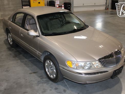 Used 1999 Lincoln Continental image 28
