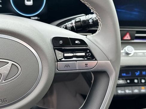 Used 2024 Hyundai Elantra SEL w/ Convenience Package image 25