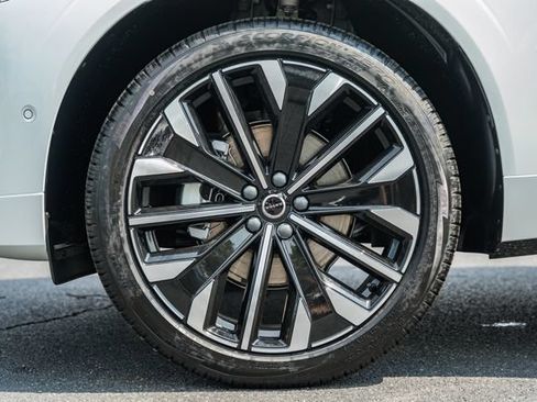 New 2026 Volvo XC60 B5 Ultra w/ Protection Package Premier AWD/4WD image 19