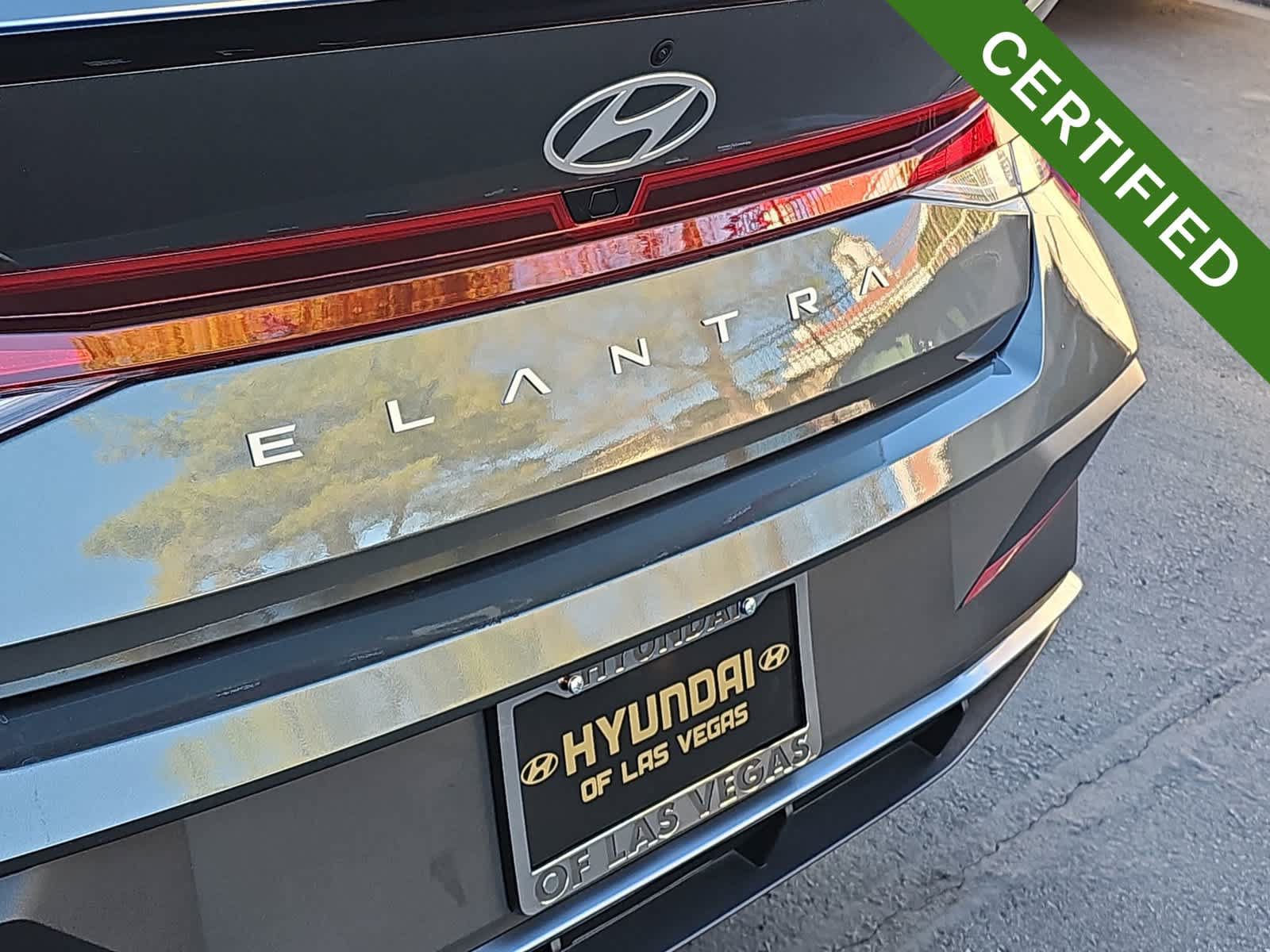 Certified 2025 Hyundai Elantra Sport FWD image 11