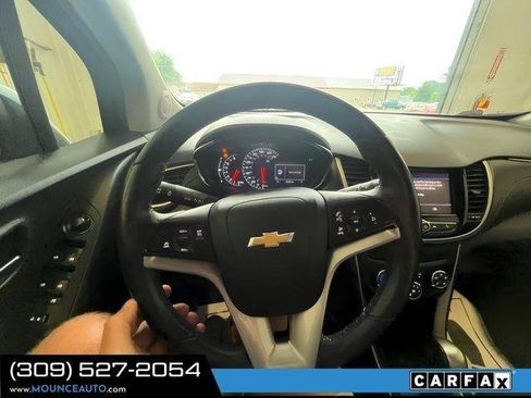 Used 2021 Chevrolet Trax LT w/ LT Convenience Package FWD image 20
