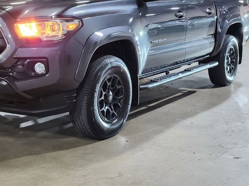 Used 2020 Toyota Tacoma SR5 image 17