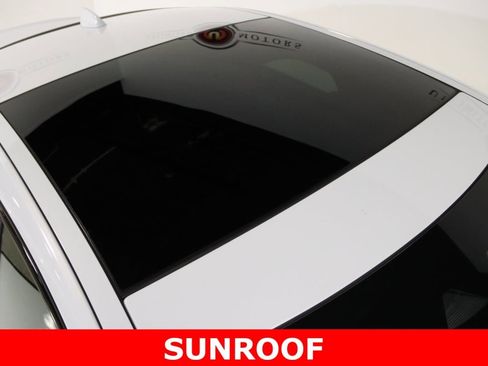 Used 2021 Jaguar XF R-Dynamic SE image 14