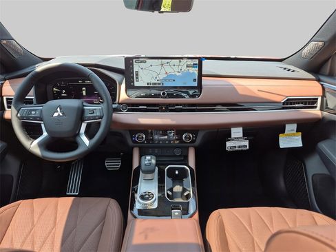 New 2025 Mitsubishi Outlander SEL image 23