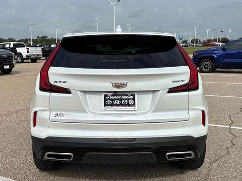 Used 2024 Cadillac XT4 Premium Luxury FWD image 6
