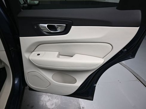 Used 2024 Volvo XC60 B5 Plus w/ Protection Package Premier image 36