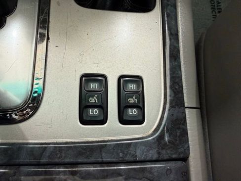 Used 2007 Toyota Land Cruiser w/ Convenience Pkg image 37