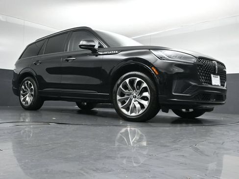 Certified 2025 Lincoln Aviator AWD w/ Jet Appearance Package image 35