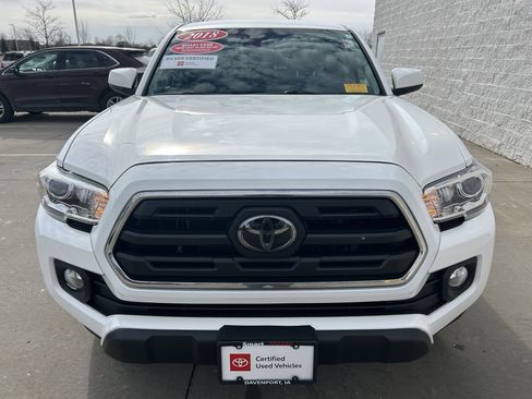 Certified 2018 Toyota Tacoma SR5 image 2