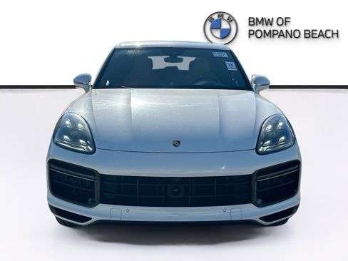 Used 2019 Porsche Cayenne Turbo image 2