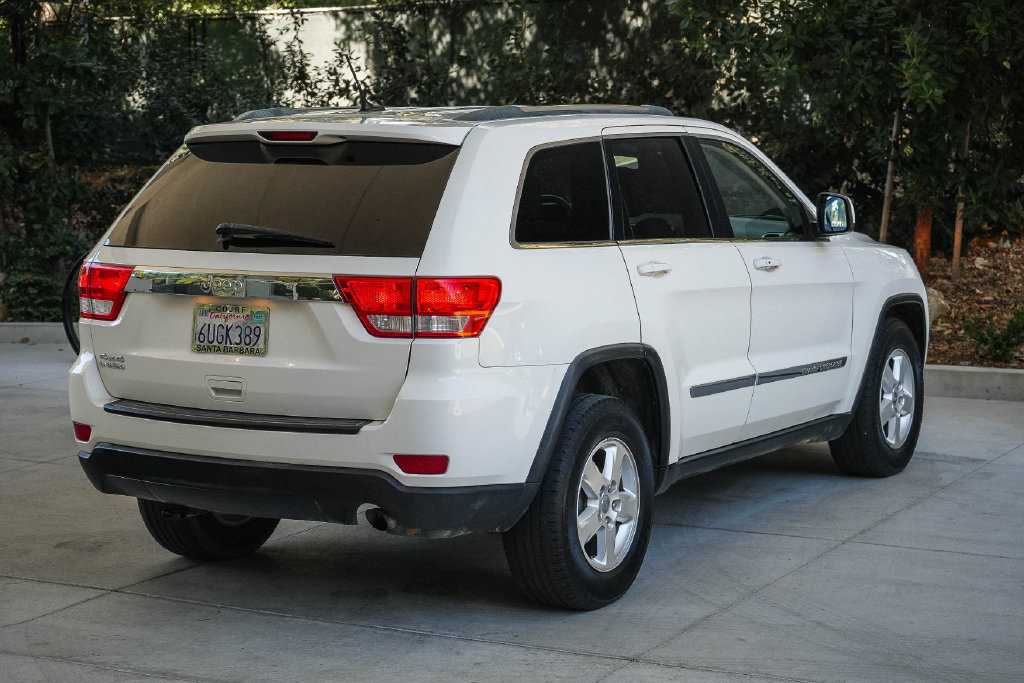 Used 2012 Jeep Grand Cherokee Laredo w/ Laredo E Group AWD/4WD image 6