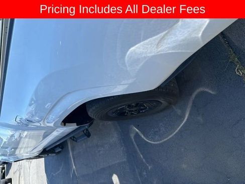 Used 2022 Toyota Tacoma SR AWD/4WD image 9
