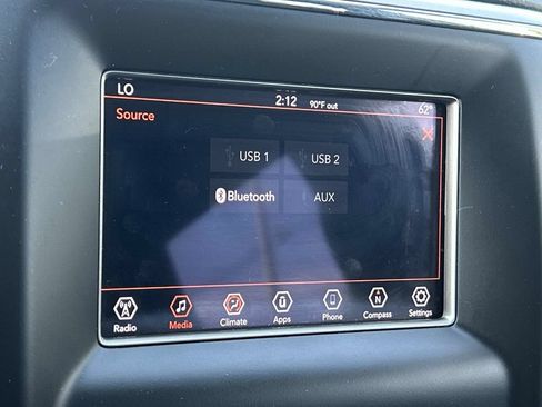 Used 2020 Jeep Grand Cherokee Laredo AWD/4WD image 29